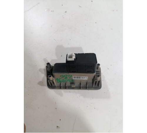 Кнопка стояночного тормоза (ручника)