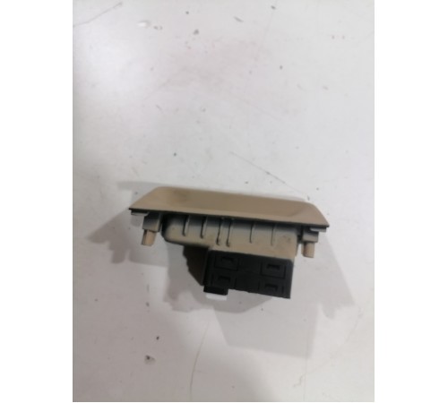 Кнопка стояночного тормоза (ручника)