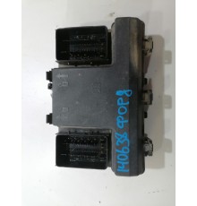 Монтажный блок предохранителей подкапотный