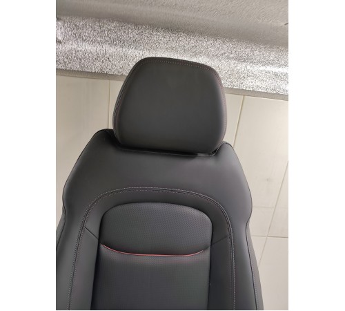 Сиденье переднее левое