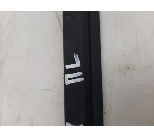 Уплотнитель стекла (передний левый внутренний)