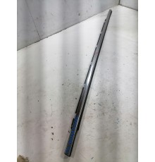 Уплотнитель стекла передний левый внешний