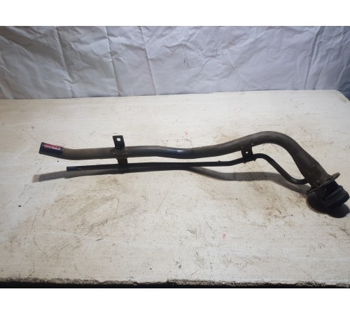 Горловина топливного бака