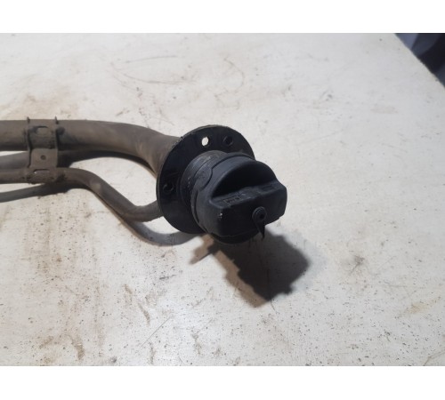 Горловина топливного бака