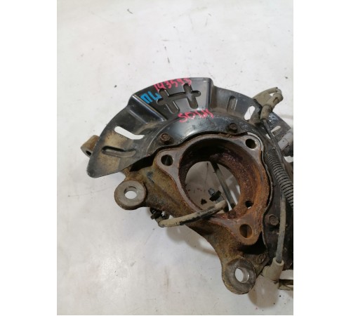 Кулак поворотный передний левый