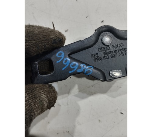 Ответная часть замка крышки багажника