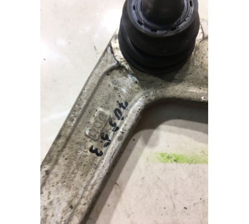 Рычаг подвески (передний, правый)