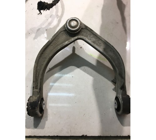 Рычаг подвески (передний, правый)