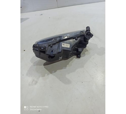 Фара противотуманная (передняя правая)