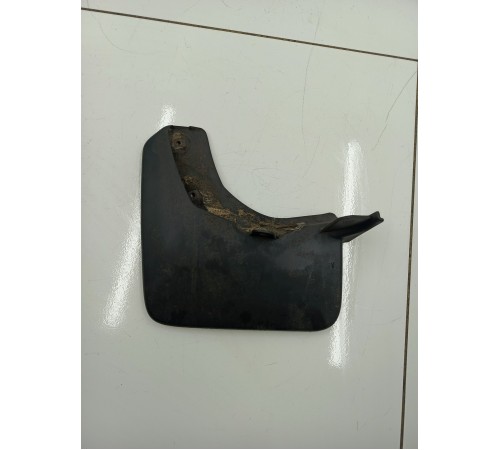 Брызговик задний левый 