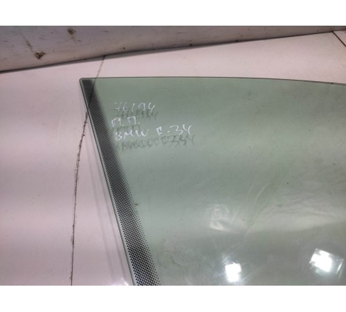 Стекло двери (переднее, правое)