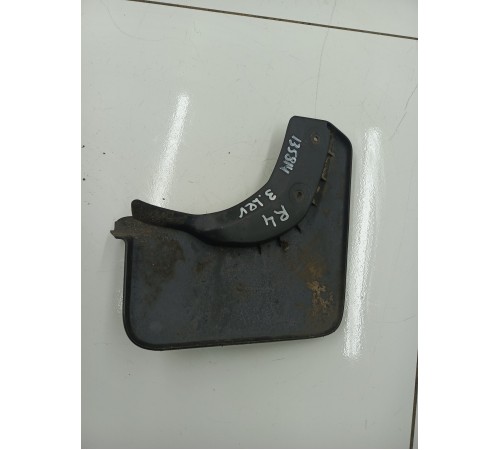 Брызговик задний левый 