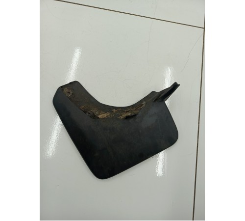 Брызговик задний левый 