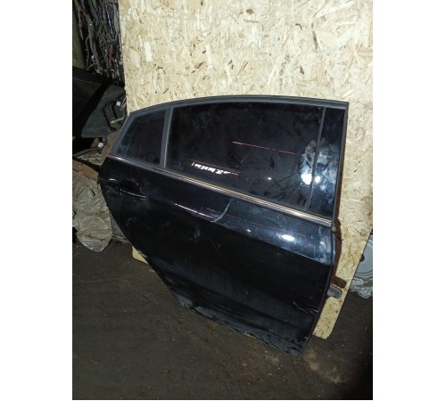 Дверь задняя правая в сборе