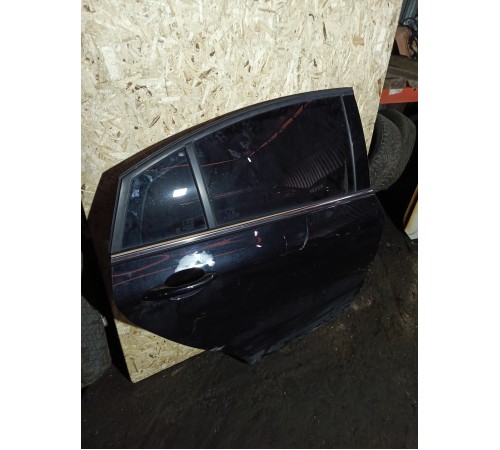 Дверь задняя правая в сборе