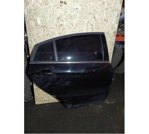 Дверь задняя правая в сборе