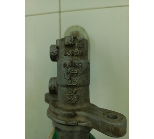 Главный тормозной цилиндр с бачком