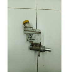 Главный тормозной цилиндр с бачком