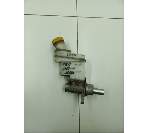 Главный тормозной цилиндр с бачком