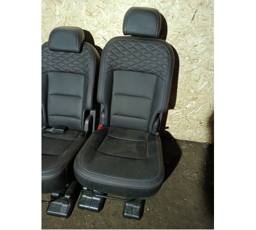 Сидение заднее 2й ряд
