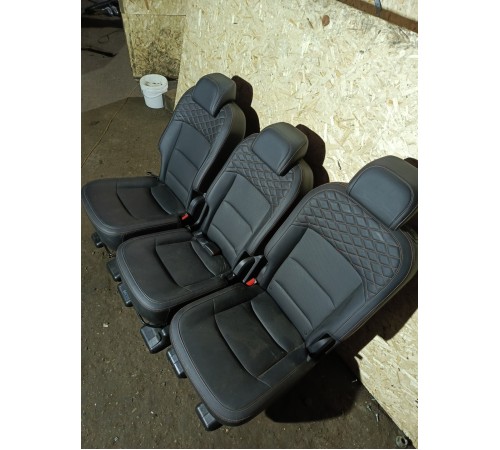 Сидение заднее 2й ряд