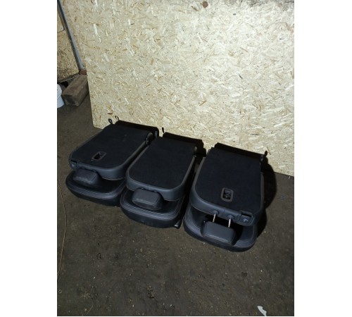 Сидение заднее 2й ряд