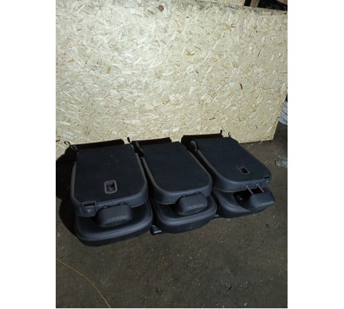 Сидение заднее 2й ряд