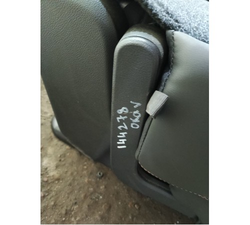 Сидение заднее 2й ряд