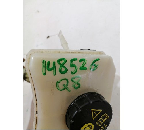 Главный тормозной цилиндр с бачком