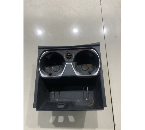 Накладка (пластик) салона (подстаканники)