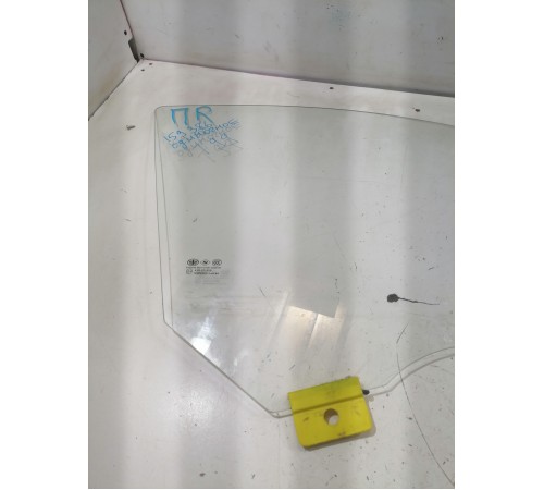 Стекло двери переднее правое