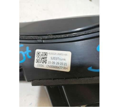 Фонарь задний правый внутренний