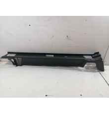 Накладка багажника левая