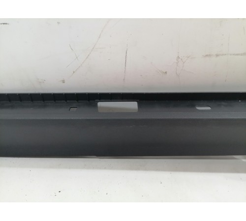 Накладка багажника левая