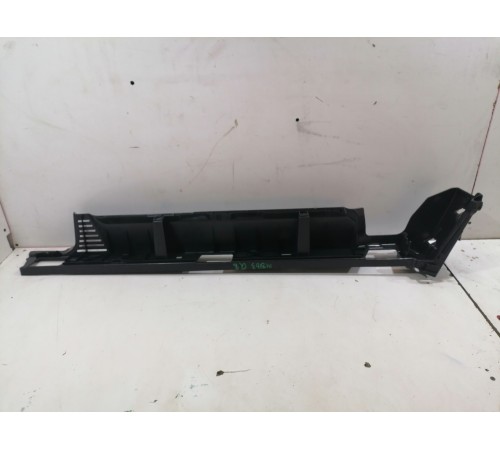 Накладка багажника левая