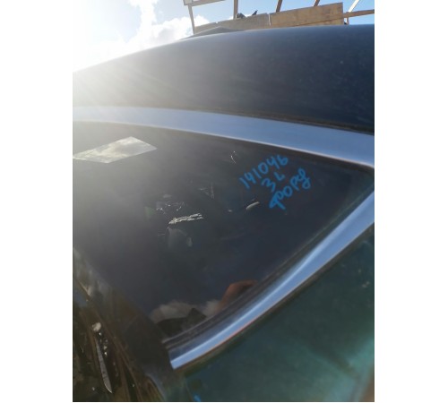 Глухое стекло кузова левое, форточка