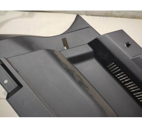 Обшивка багажника (правая)