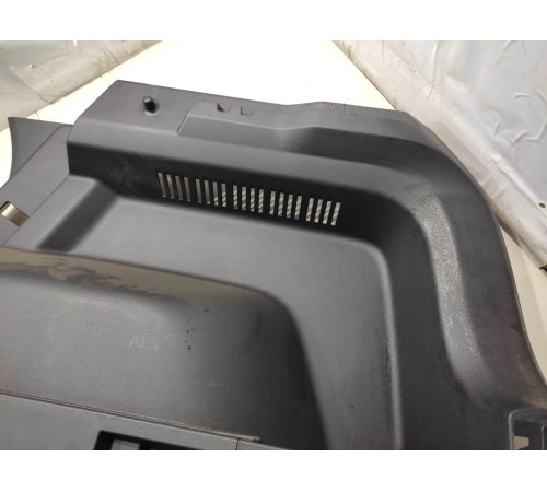 Обшивка багажника (правая)