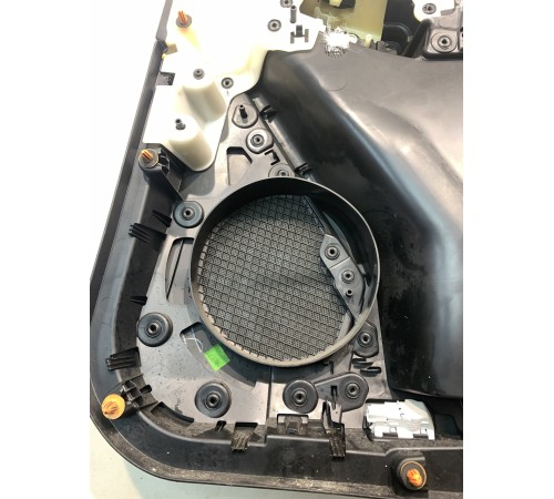 Обшивка двери (задняя, левая)