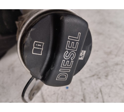 Горловина топливного бака