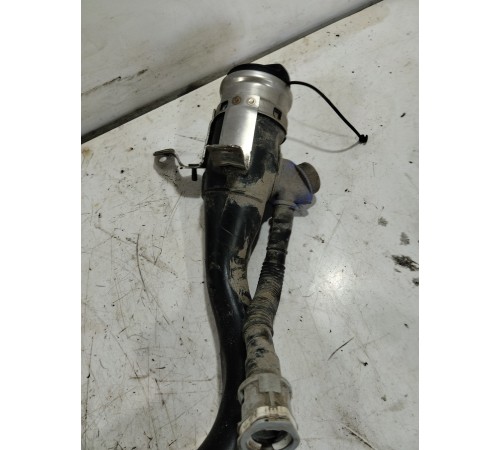 Горловина топливного бака