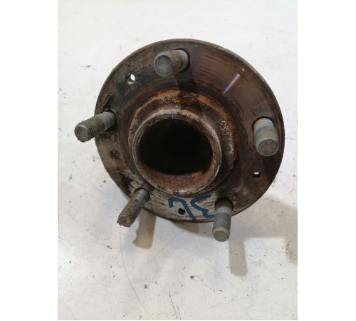 Ступица задняя левая