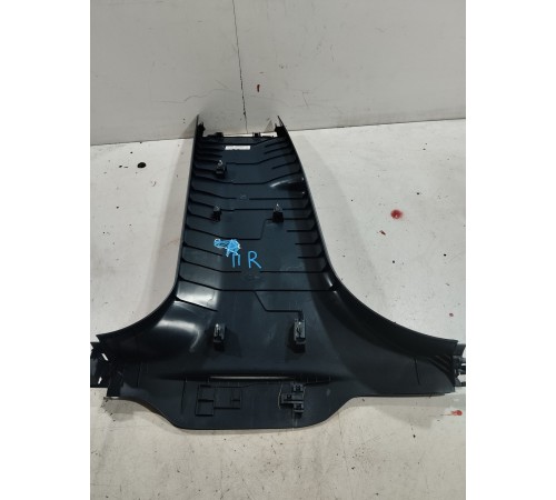 Обшивка центральной стойки(правая нижняя)