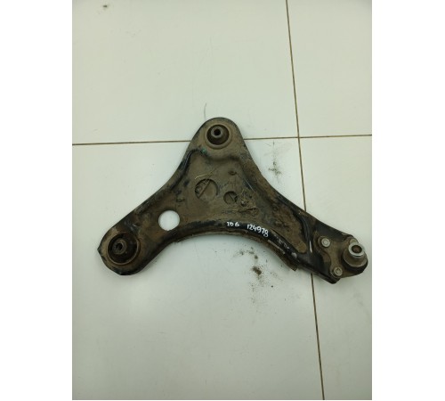 Рычаг передний левый нижний