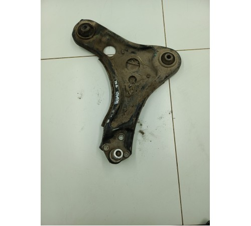 Рычаг передний левый нижний