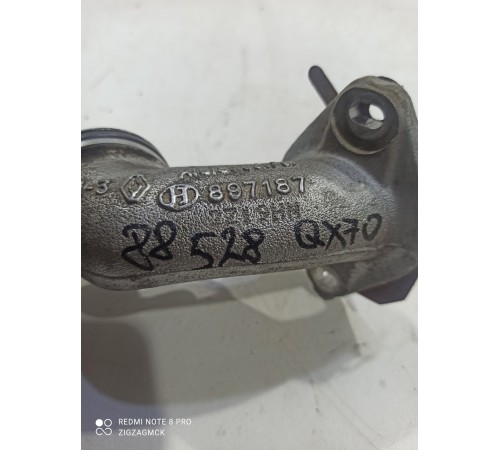 Трубка двигателя