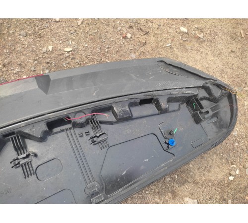 Спойлер крышки багажника