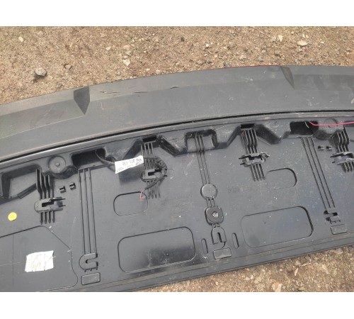 Спойлер крышки багажника