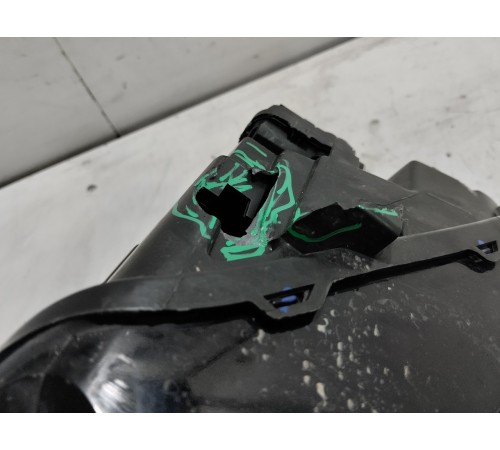 Фара передняя правая