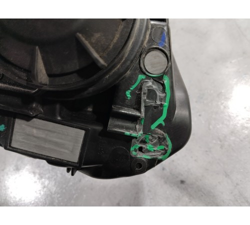 Фара передняя правая